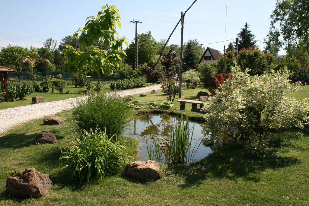 Malomdulo Farmhaz Guest House Pilisborosjeno Exterior photo